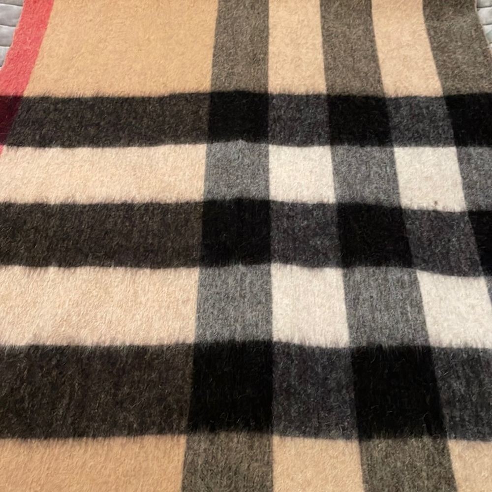 Unisex Burberry Mega Classic Check Wool Scarf
